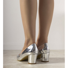Srebrne pumpe na stupu Harye srebro 2
