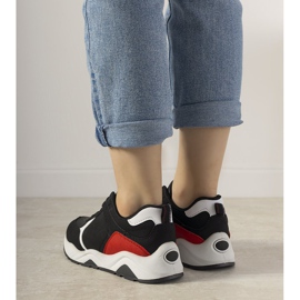 Crne tenisice s crvenim umetcima za trening crna crvena 2