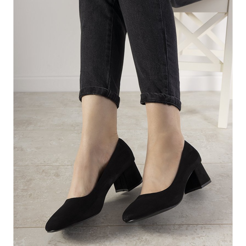 Crne crpke na postovu Always crna 1