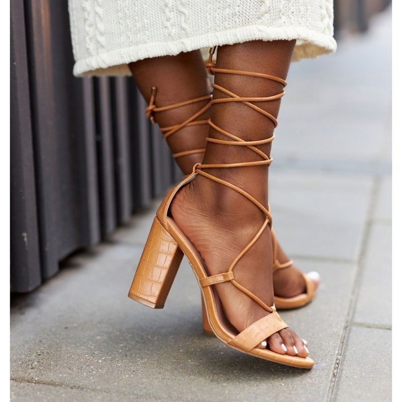 PS1 Vezane sandale na kamenoj pisti smeđa 2