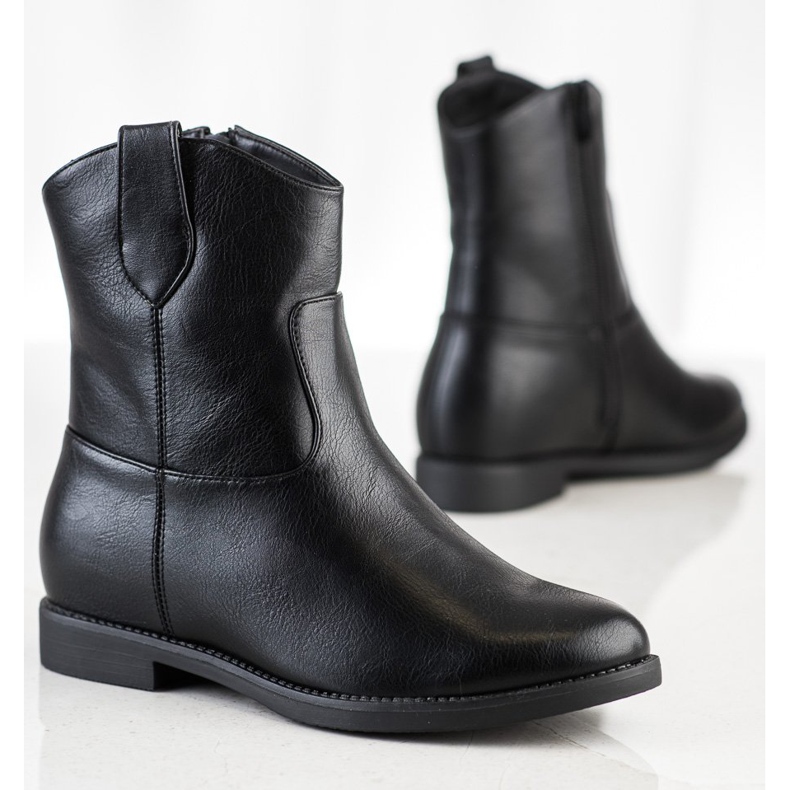 J. Star Crne kaubojke na klinu crno 1