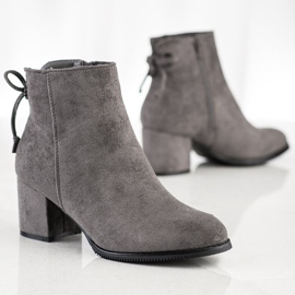 J. Star Čizme sa vezom siva 1