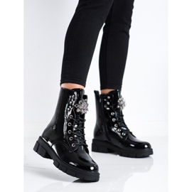 S. BARSKI Radnici s kristalnim ukrasom S.BARSKOG crna 1