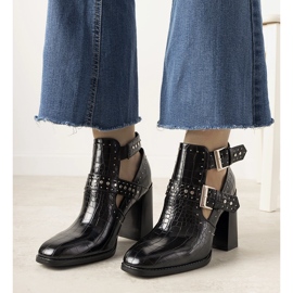 Crne gležnjače s prekrasnim motivom krokodilske kože crno 1