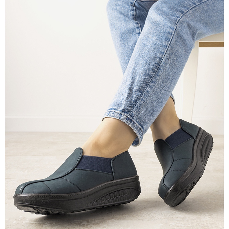 Tamnoplave cipele na visokom potplatu plava 1