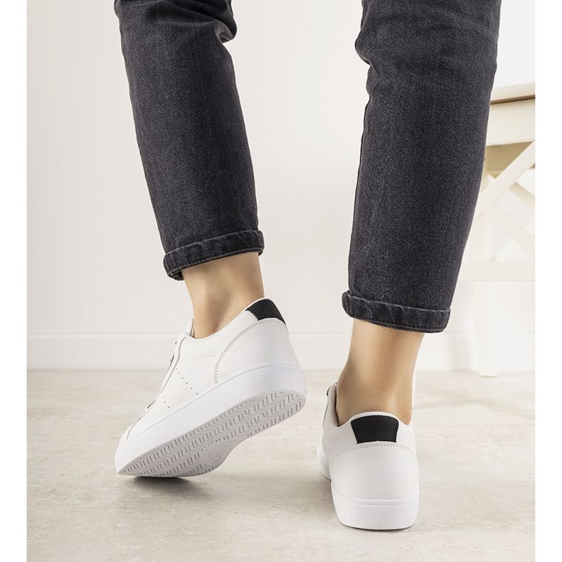 Crno -bijele Boomshom tenisice bijela 1