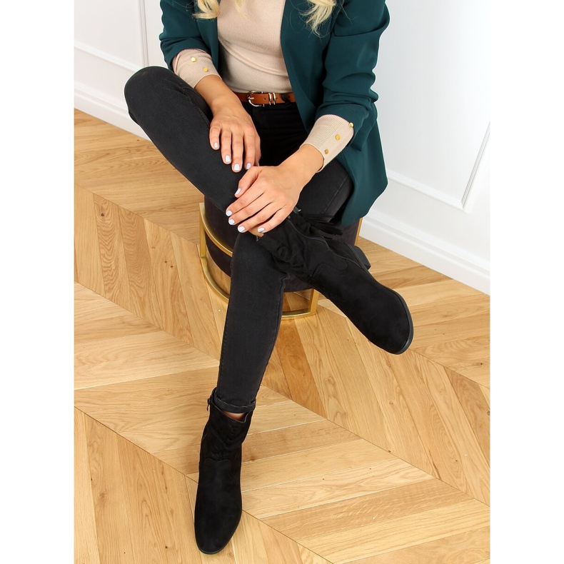 Ravne čizme s crnim resama B0-330 Crna 1