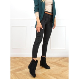 Crne čizme na skrivenoj klinnoj peti D7719 Crna 1