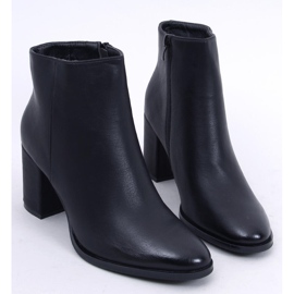 Crne štikle 1903 Crna 1