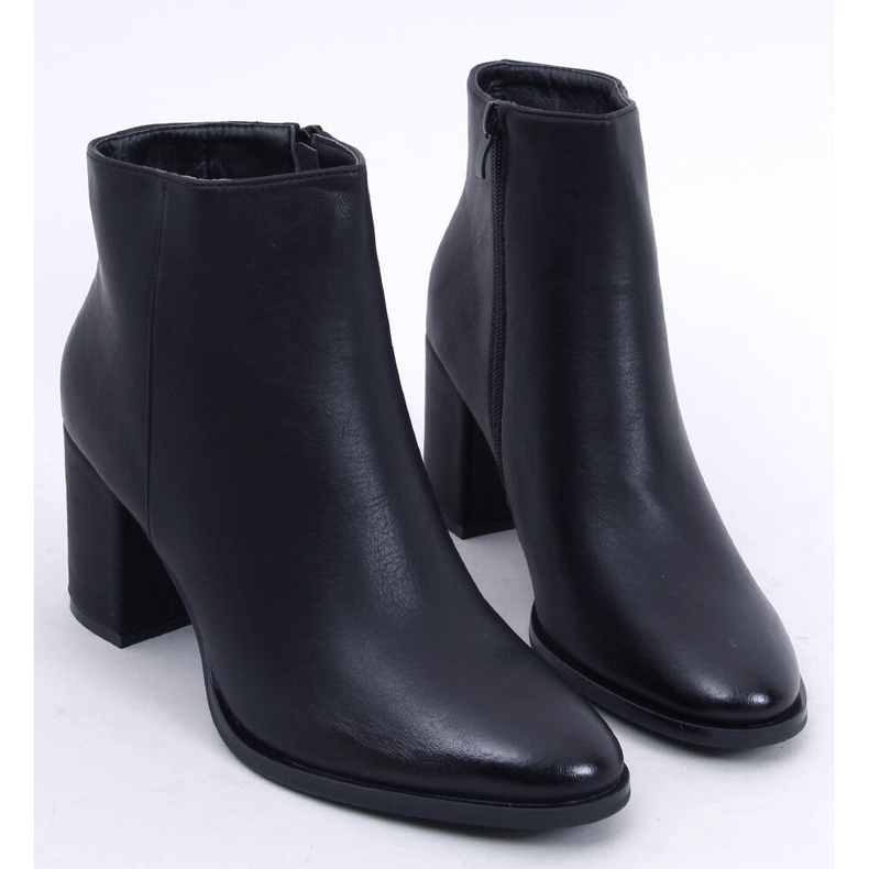 Crne štikle 1903 Crna 1