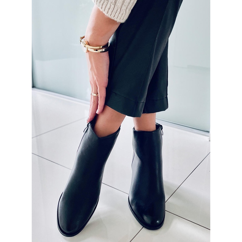 Crne štikle 1903 Crna 2