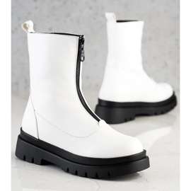 Evento Bijeli radnici na klizaču bijela 1