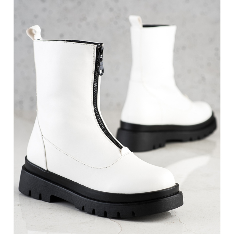 Evento Bijeli radnici na klizaču bijela 1