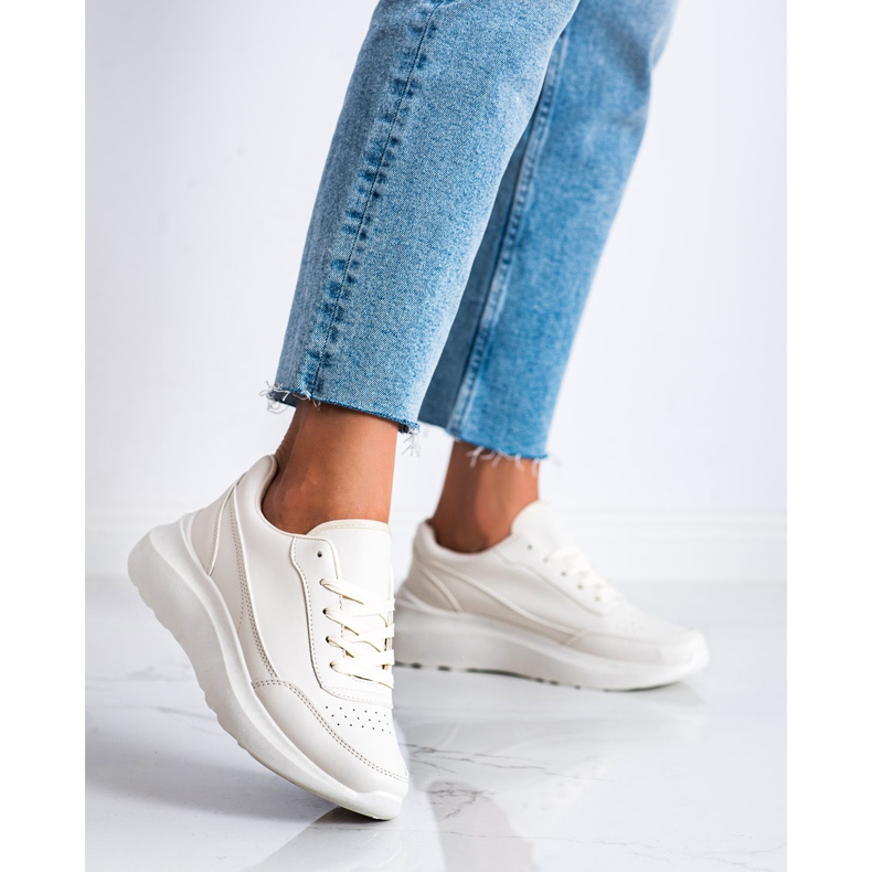 Ideal Shoes Udobne tenisice od eko kože bež 2