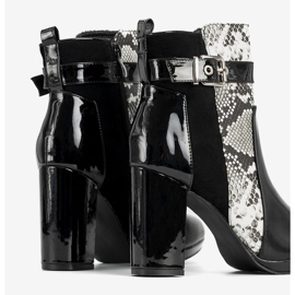 Crne gležnjače na Peggie postu crna 1