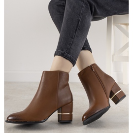 Smeđe klasične čizme na Arteaga postu smeđa 1