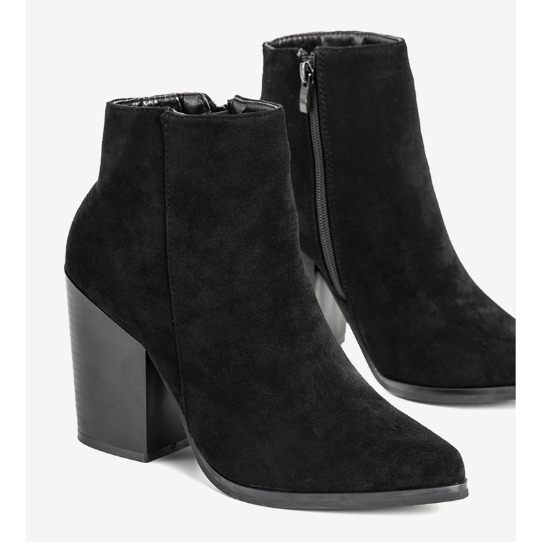 Crne gležnjače na mjestu Milady crno 1