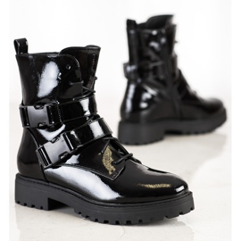 Bestelle Lakirani radnici s kopčama crna 1