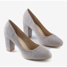 Sive crpke na stupu Tahlia siva 1