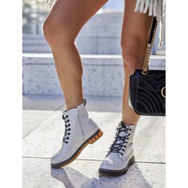 PE1 Lakirane radničke čizme na bijelom klizaču bijela 1