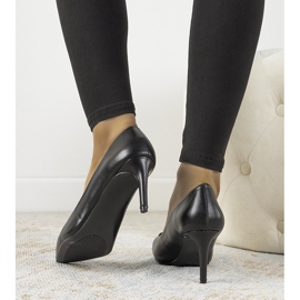 Crne klasične pumpe na štikli Isla stiletto crno 2