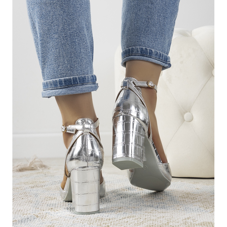 Srebrne pumpe na Daviesovom postu srebro 1