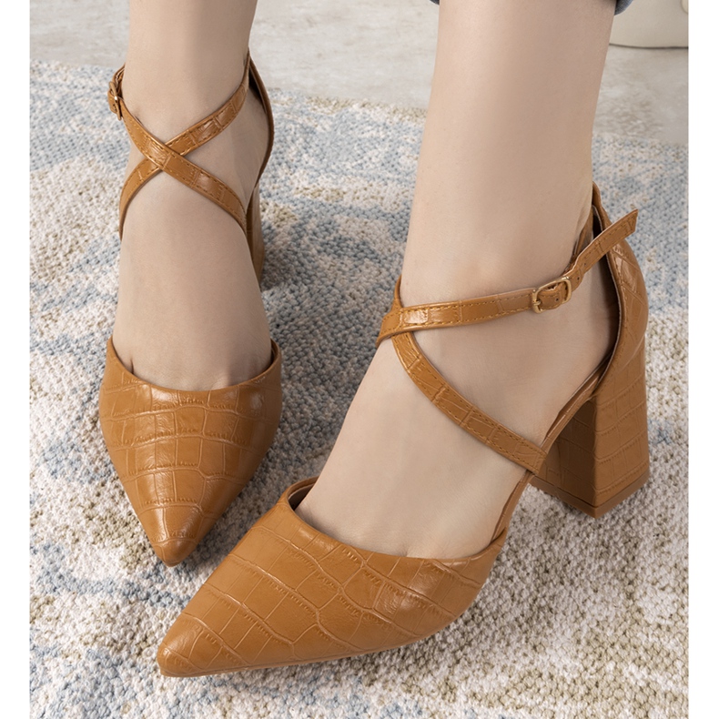 Smeđe pumpe na stupu Strutt smeđa 1