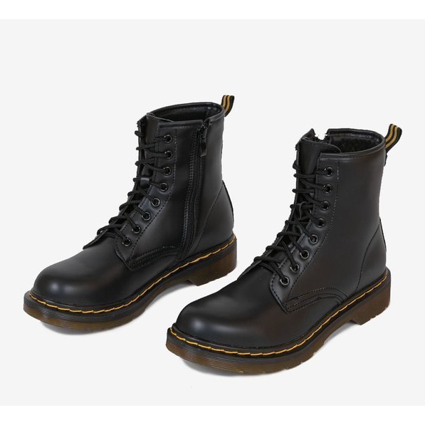 Radnici kune u crnoj stijeni crna 1