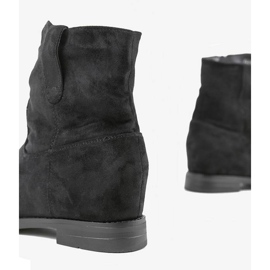 Crne čizme na pokrivenoj peti Buenna na klin crna 2