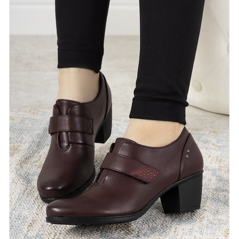 Maroon brogues na Biermann postu crvena višebojan 1
