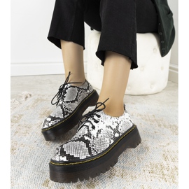 Crne cipele s motivom zmijske kože na debelom potplatu Ronde bijela 1