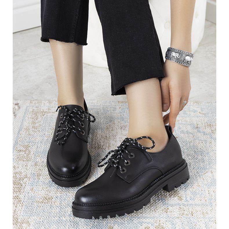 Crne cipele na debelom potplatu iz Gingrasa crno 1