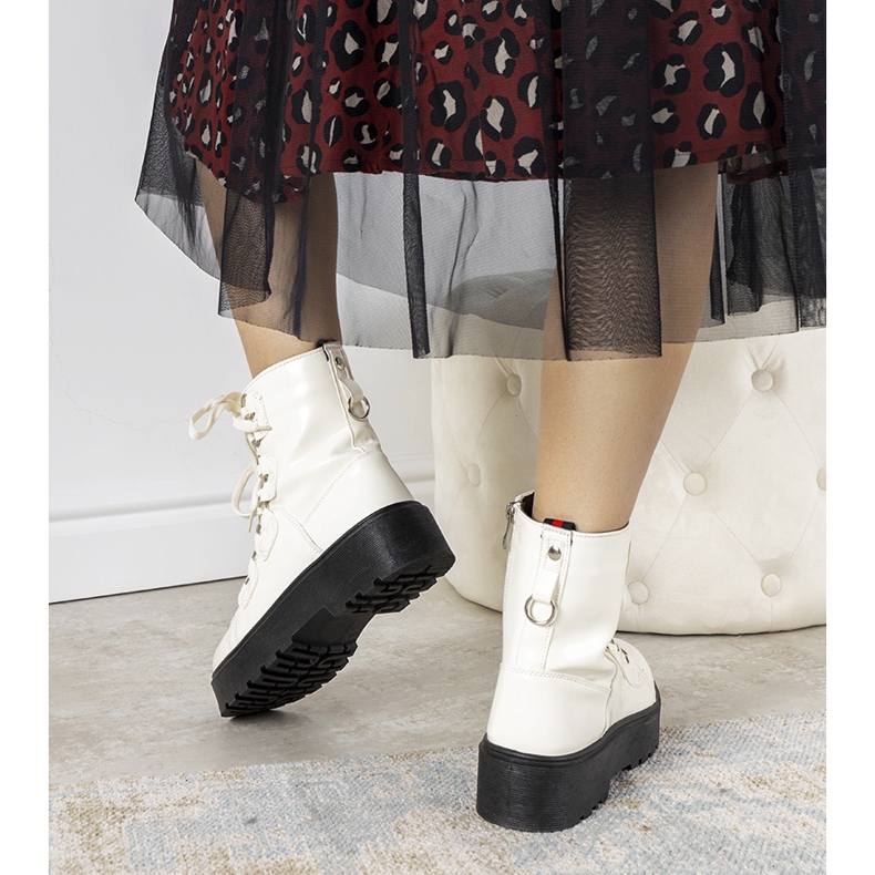 Bijele čizme na visokom oranskom potplatu bijela ekru 2