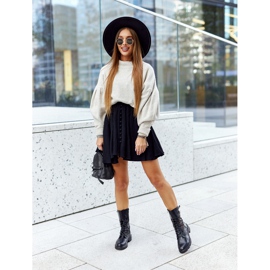 Menie Crne ažurne kožne čizme crna 1