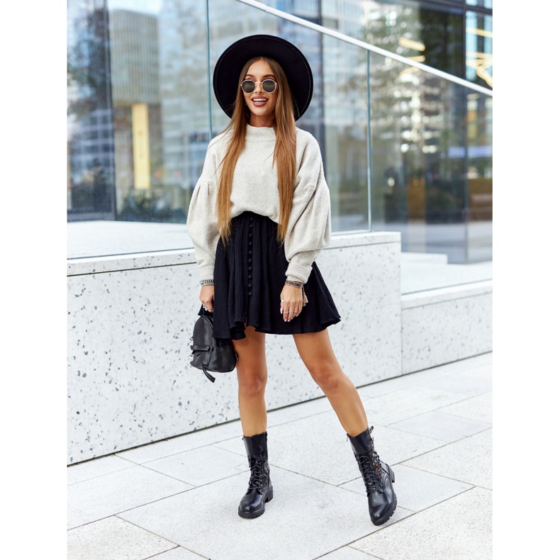 Menie Crne ažurne kožne čizme crno 1