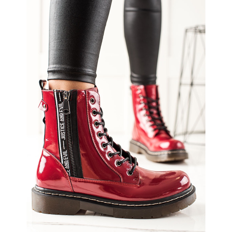 W. Potocki Red Lacquered Trappers Potocki crvena 1