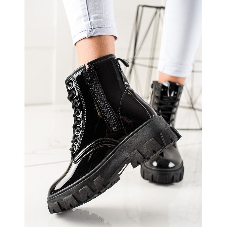 Sergio Todzi Crni lovci na platformi crna 1