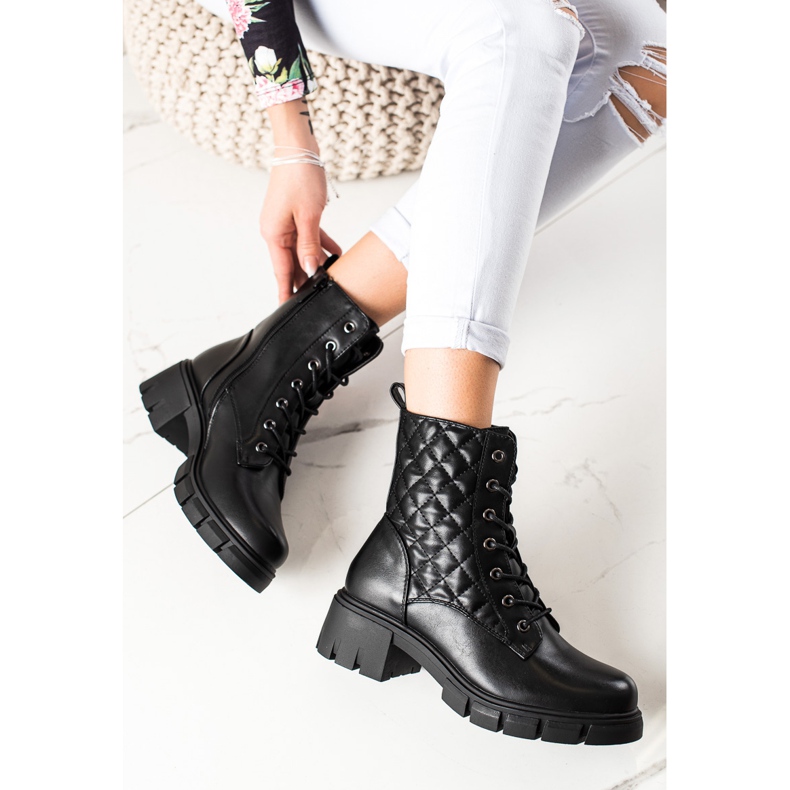 Bestelle Klasične prošivene traperice crno 1