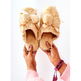 Žute krznene papuče Pamppy s pomponima bež ekru 1