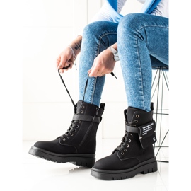 TRENDI Crne traperice s džepom crno 1