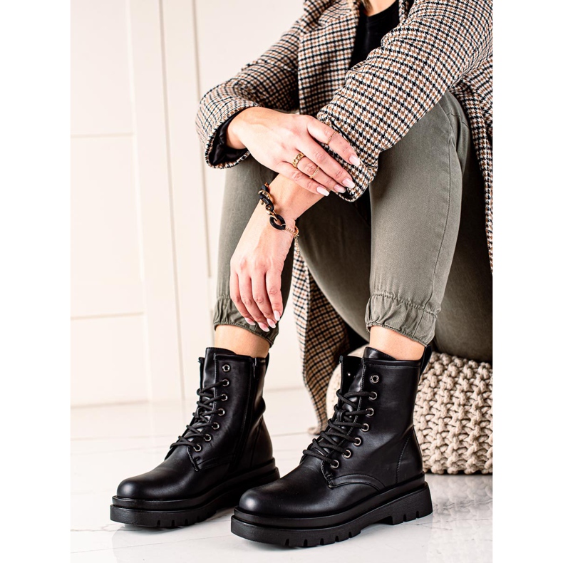 Klasični izolirani traperi crno 1