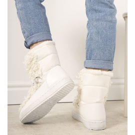 Bijele čizme za snijeg s krznom iz Montmine bijela 1