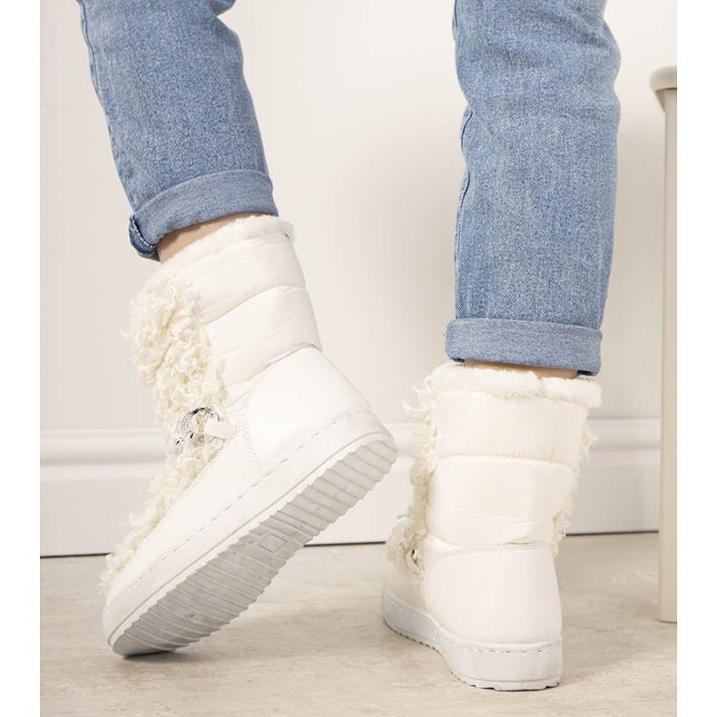 Bijele čizme za snijeg s krznom iz Montmine bijela 1