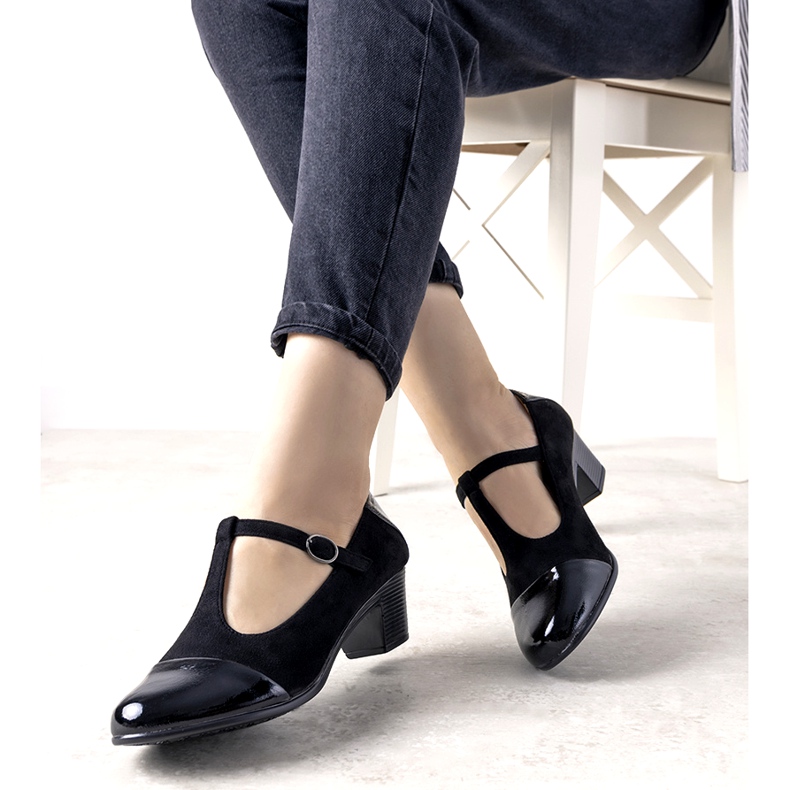 Crne pumpe na stupu s lakiranim desertnim prstom crna 2