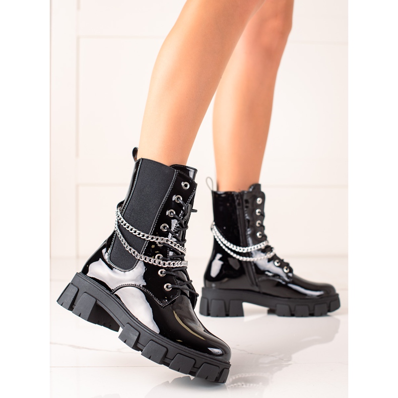 TRENDI Lakirani radnici s lancima crno 1