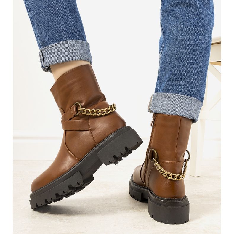 Smeđe izolirane čizme s Porta lancem smeđa 2