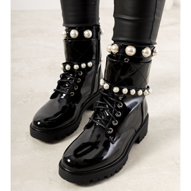 Crno lakirane ženske cipele Corso 1