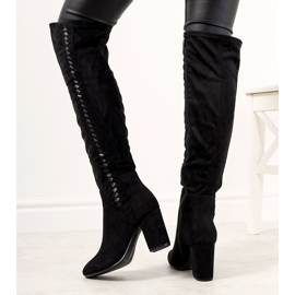 Crne čizme na izoliranom stupu Menas crna 1