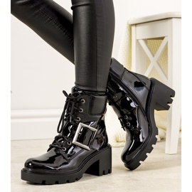 Crne izolirane čizme od lakirane kože Strada crno 1