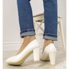 Bijele pumpice na Unos postu bijela 1